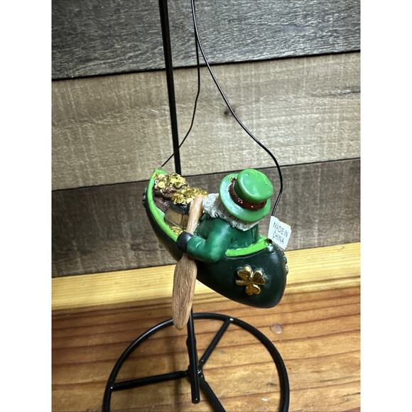 Vintage Irish Santa in a boat with bags of gold coins, St. Patricks Day - Picture 2 of 4